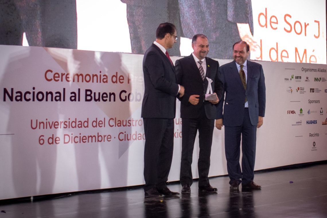 Boletín 134.-Miguel Gutiérrez, recibe Premio Nacional al Buen Gobierno Municipal y Premio Internacional OX
