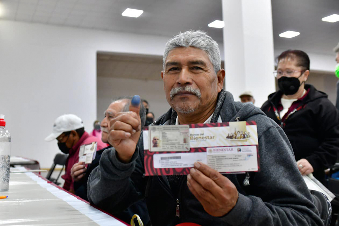 Boletín 005.- Gobierno de Chalco entrega más de 600 tarjetas de Pensión para el Bienestar de adultos mayores