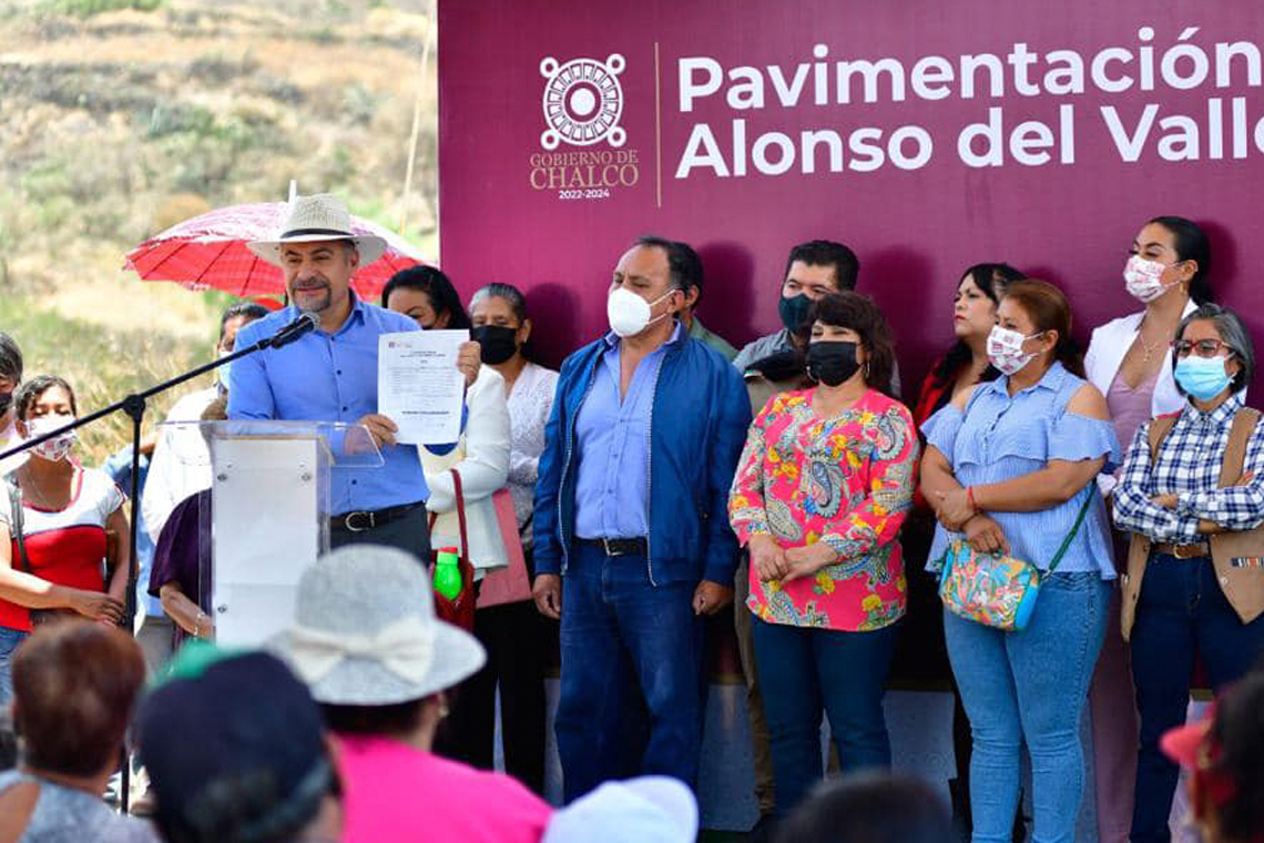 Boletín 057.- Miguel Gutiérrez entrega obras por 8 millones de pesos en Tezompa