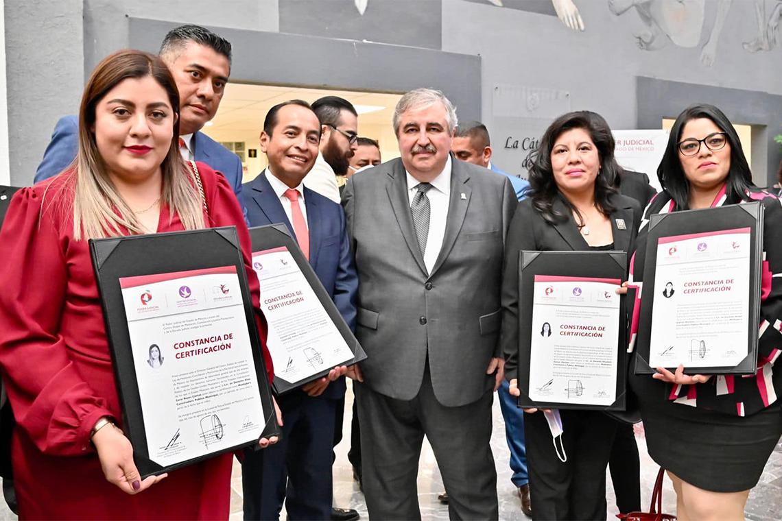 Boletín 084.- Chalco, único municipio del Estado de México en recibir la Certificación de sus 4 oficiales calificadores