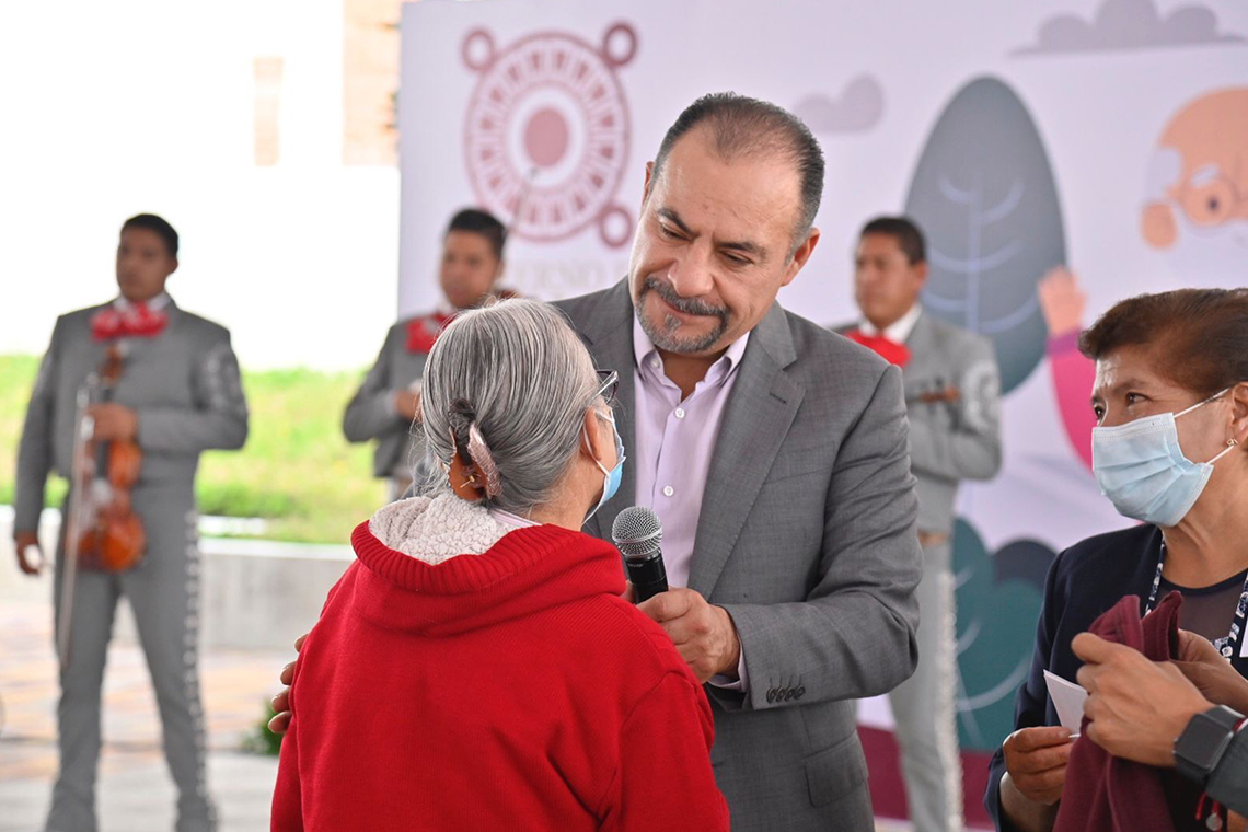 Boletín 091.- Miguel Gutiérrez inicia la gira de festejo a los adultos mayores en el Ágora Chalco
