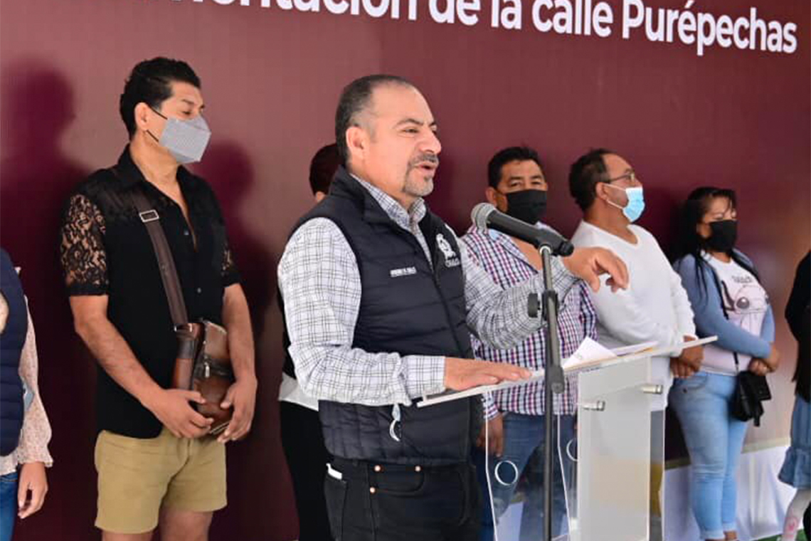 Boletín 112.- Miguel Gutiérrez entrega pavimentaciones en Jardines de Chalco y Culturas de México