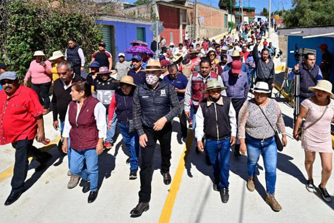 Boletín 121.- Miguel Gutiérrez entrega la pavimentación de la calle 2 de Abril en Huexoculco