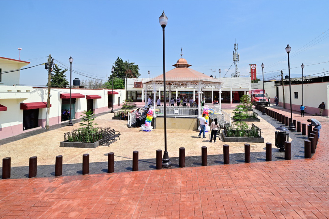 Boletín 166.- Miguel Gutiérrez entrega la Plaza Cívica en Santa María Huexoculco