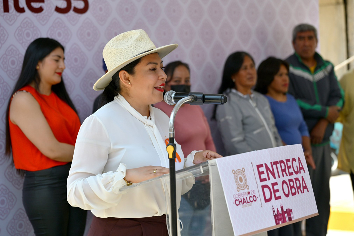 Boletín 038.- Abigail Sánchez entrega dos pavimentaciones en UDG