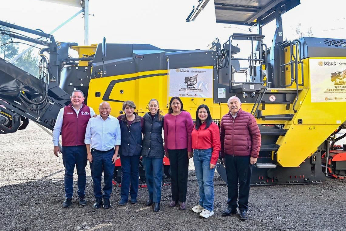 Boletín 120.- Abigail Sánchez recibe Tren de Pavimentación del Gobierno de México